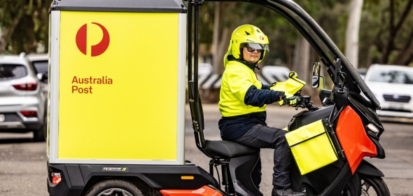 AU POST为了提高效率增加配送电动送货车