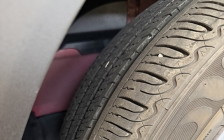 车胎被扎了个钉子补胎60刀